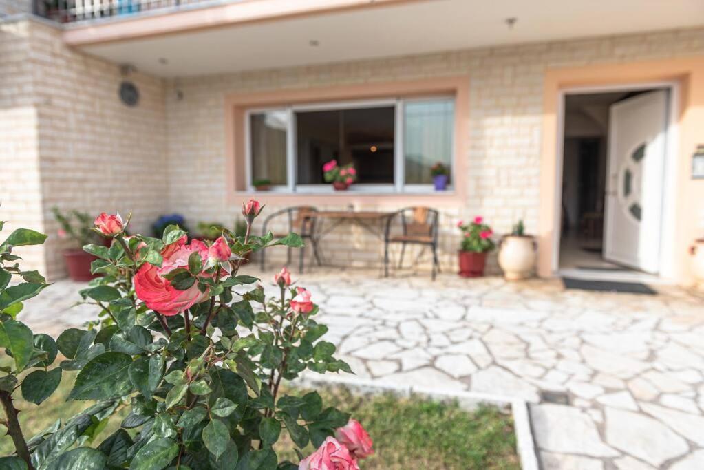 Apartamento Dimitri'S Mountain House Karpenísion Exterior foto